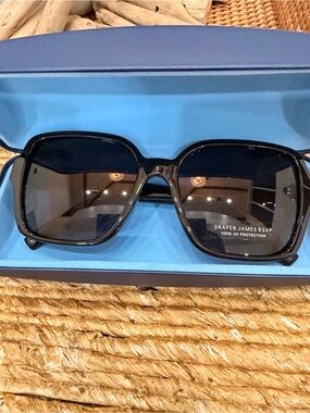 NWOT Draper James Black Oversized Square Sunglasses